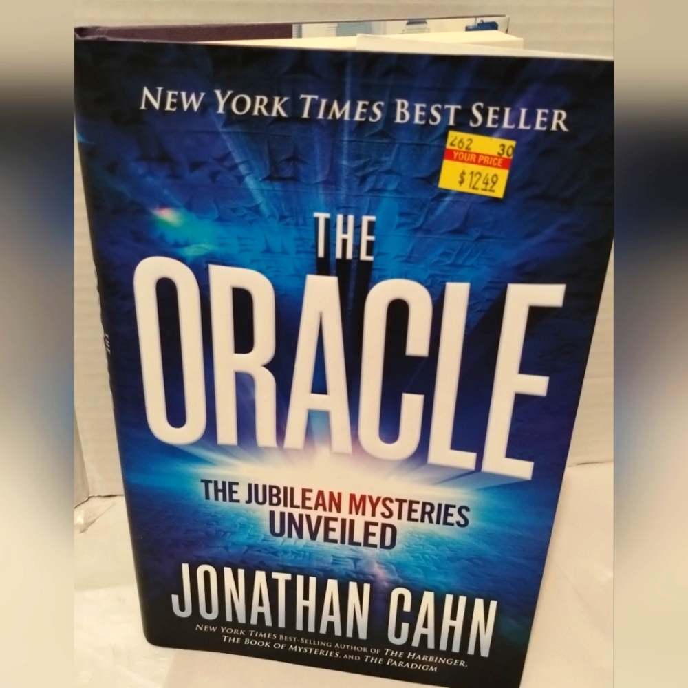 The Oracle Book - Picture 1 of 6